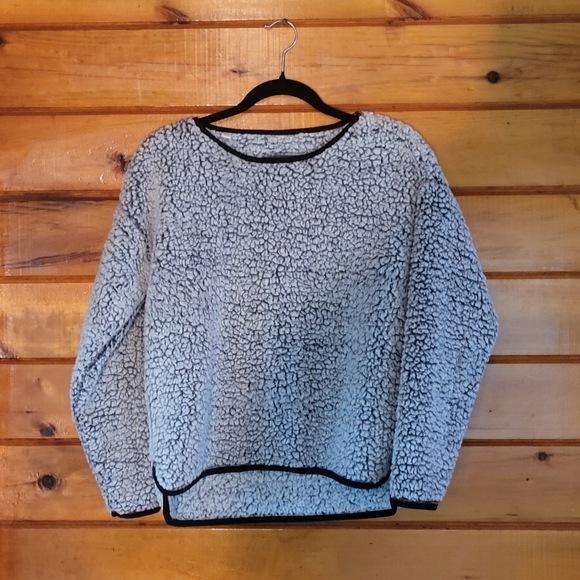 JACHS Girlfriend Tops - Jachs girlfriend NY super soft fleece sweatshirt